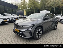 Grijs Gebruikt 2024 Renault Mégane Evolution Hatchback | € 30.950 (Goede deal)