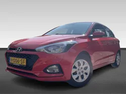 Rood, metallic lak Gebruikt 2020 Hyundai i20 Comfort Hatchback | € 14.730 (Eerlijke prijs)