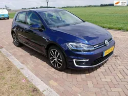 Blauw Gebruikt 2020 VW e-Golf Hatchback | € 11.495 (Goede deal)