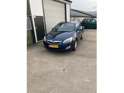 Blauw, metallic lak Gebruikt 2012 Opel Astra Edition Stationwagen | € 3.950 (Eerlijke prijs)