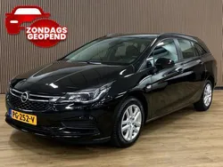 Zwart Gebruikt 2017 Opel Astra Edition Stationwagen | € 8.945 (Goede deal)