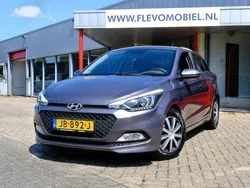 Grijs Gebruikt 2016 Hyundai i20 Comfort Hatchback | € 7.950 (Eerlijke prijs)