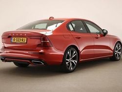 Oranje Gebruikt 2021 Volvo S60 R-Design Sedan | € 29.400 (Goede deal)