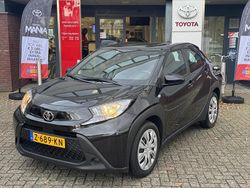 Zwart Gebruikt 2024 Toyota Aygo X X-play SUV | € 17.939