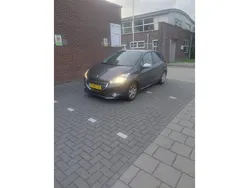 Grijs Gebruikt 2015 Peugeot 208 Style Hatchback | € 6.850 (Eerlijke prijs)