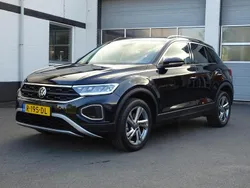 Zwart Gebruikt 2022 VW T-Roc Edition SUV | € 23.950 (Eerlijke prijs)