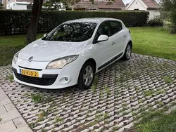 Wit Gebruikt 2010 Renault Mégane III Dynamique Hatchback | € 3.400 (Goede deal)