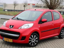 Rood Gebruikt 2009 Peugeot 107 Hatchback | € 3.499 (Eerlijke prijs)