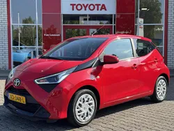 Rood Gebruikt 2018 Toyota Aygo X-play Hatchback | € 9.400 (Eerlijke prijs)