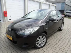 Bruin Gebruikt 2009 Mazda 2 Hatchback | € 3.999 (Eerlijke prijs)