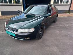 Groen Gebruikt 2000 Opel Vectra Sedan | € 899