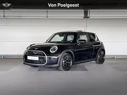 Midnight black ii Nieuw 2025 Mini Cooper S Favoured Hatchback | € 44.900