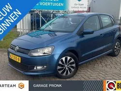 Blauw, metallic lak Gebruikt 2016 VW Polo Hatchback | € 11.999 (Eerlijke prijs)