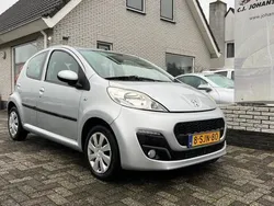 Grijs, metallic lak Gebruikt 2012 Peugeot 107 Hatchback | € 3.150 (Goede deal)