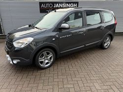Grijs, metallic lak Gebruikt 2019 Dacia Lodgy Stepway MPV | € 12.990 (Eerlijke prijs)