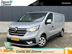 Gris highland (licht grijs) Gebruikt 2023 Renault Trafic Van | € 21.435 (Eerlijke prijs)