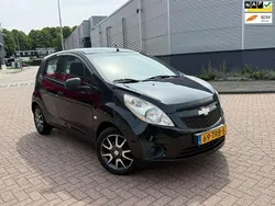 Zwart, metallic lak Gebruikt 2012 Chevrolet Spark LS Hatchback | € 2.299 (Goede deal)