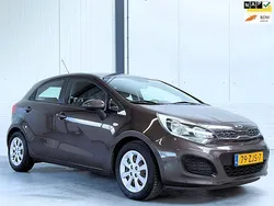 Bruin Gebruikt 2012 Kia Rio Comfort Hatchback | € 9.950 (Eerlijke prijs)
