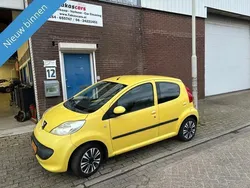 Geel Gebruikt 2006 Peugeot 107 Hatchback | € 1.799 (Goede deal)