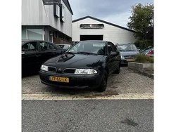 Zwart Gebruikt 2001 Mitsubishi Carisma Hatchback | € 395