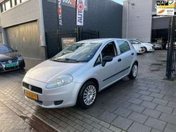 Grijs, metallic lak Gebruikt 2011 Fiat Grande Punto Hatchback | € 1.999 (Eerlijke prijs)