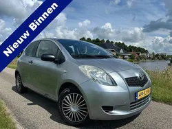 Grijs Gebruikt 2006 Toyota Yaris Terra Hatchback | € 3.450 (Eerlijke prijs)