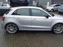 Zilver Gebruikt 2013 Audi A1 Proline Hatchback | € 13.000 (Eerlijke prijs)