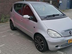 Grijs Gebruikt 2003 Mercedes A160 Elegance MPV | € 3.150 (Eerlijke prijs)
