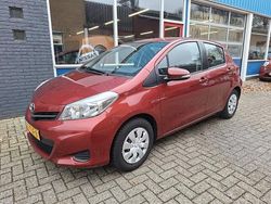 Rood Gebruikt 2012 Toyota Yaris Hatchback | € 7.450 (Eerlijke prijs)