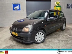 Zwart Gebruikt 2002 Renault Clio II Dynamique Hatchback | € 1.450 (Eerlijke prijs)