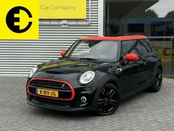 Zwart, metallic lak Gebruikt 2020 Mini Cooper SE Hatchback | € 17.950