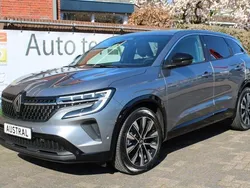 Grijs, metallic lak Gebruikt 2023 Renault Austral Techno SUV | € 45.030