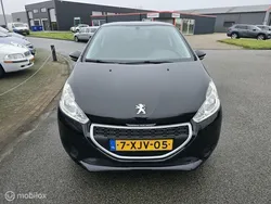Zwart Gebruikt 2014 Peugeot 208 Hatchback | € 3.999 (Eerlijke prijs)