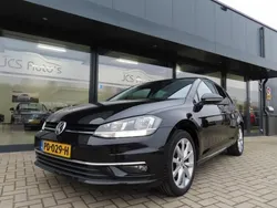 Zwart Gebruikt 2017 VW Golf VII Highline Hatchback | € 16.999 (Eerlijke prijs)
