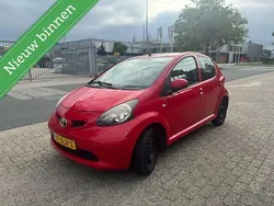 Rood Gebruikt 2008 Toyota Aygo Hatchback | € 1.750 (Goede deal)
