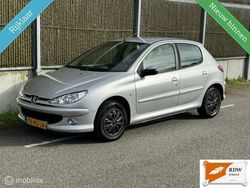 Grijs Gebruikt 2005 Peugeot 206 Hatchback | € 2.999 (Iets duurder)