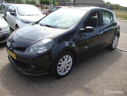 Zwart Gebruikt 2006 Renault Clio II Dynamique Hatchback | € 1.950 (Eerlijke prijs)