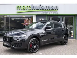 Zwart, metallic lak Gebruikt 2018 Maserati Levante SUV | € 64.950