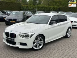 Wit, metallic lak Gebruikt 2015 BMW 116 Executive Hatchback | € 12.950 (Eerlijke prijs)