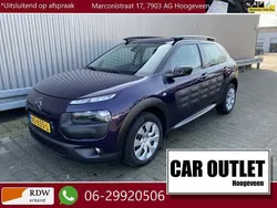 Paars, metallic lak Gebruikt 2017 Citroën C4 Cactus Business Class Hatchback | € 8.950 (Eerlijke prijs)
