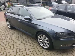 Grijs Gebruikt 2017 Skoda Superb Stationwagen | € 11.500 (Eerlijke prijs)