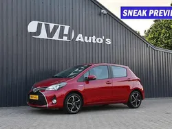 Rood, metallic lak Gebruikt 2016 Toyota Yaris Hatchback | € 12.450 (Goede deal)