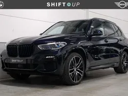 Zwart, metallic lak Gebruikt 2021 BMW X5 M Sport SUV | € 54.940 (Goede deal)