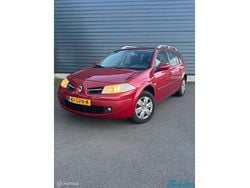 Rood Gebruikt 2008 Renault Mégane GrandTour Business Stationwagen | € 1.650 (Eerlijke prijs)