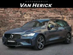 Blauw, metallic lak Gebruikt 2021 Volvo V60 R-Design Stationwagen | € 31.945 (Goede deal)