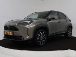 Bruin metallic Gebruikt 2024 Toyota Yaris Cross Limited SUV | € 30.945 (Eerlijke prijs)