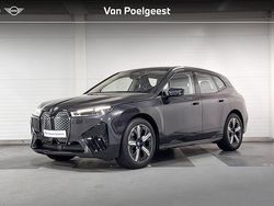 Sophistograu brillianteffect metallic (grijs metallic) Gebruikt 2024 BMW iX Performance SUV | € 69.900 (Goede deal)