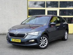 Grijs, metallic lak Gebruikt 2021 Skoda Scala Style Hatchback | € 14.950 (Goede deal)