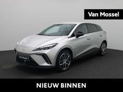 Gebruikt 2023 MG MG4 EV Luxury Hatchback | € 23.900 (Eerlijke prijs)
