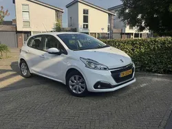 Wit Gebruikt 2018 Peugeot 208 Hatchback | € 7.999 (Eerlijke prijs)